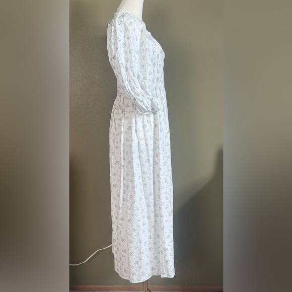 H&M Smocked Square-Neck Maxi Dress in White Floral - Picture 2 of 7